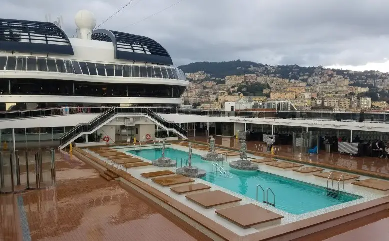 MSC Cruise Meriviglia - outdoor pool