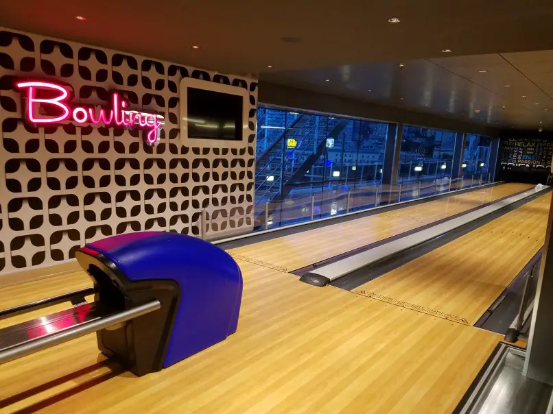 MSC cruiseline bowling alley