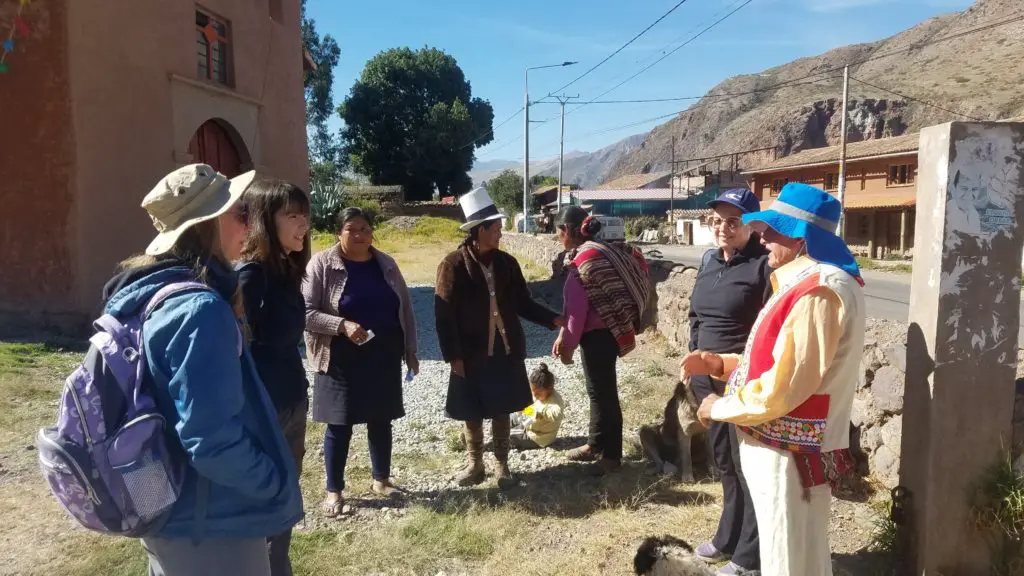 Tour group in Media Luna