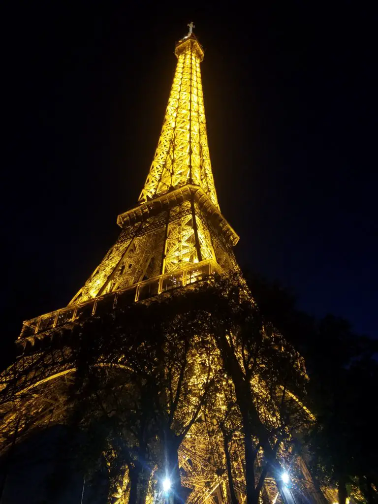 Nighttime view of Eiffel Tower