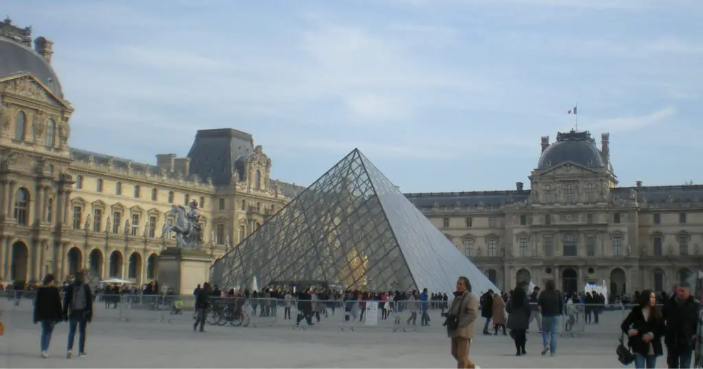 louvre