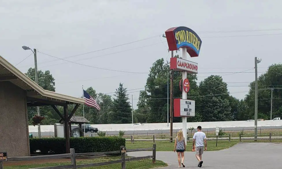 Two Rivers Campground near Nashville Tennessee-sign