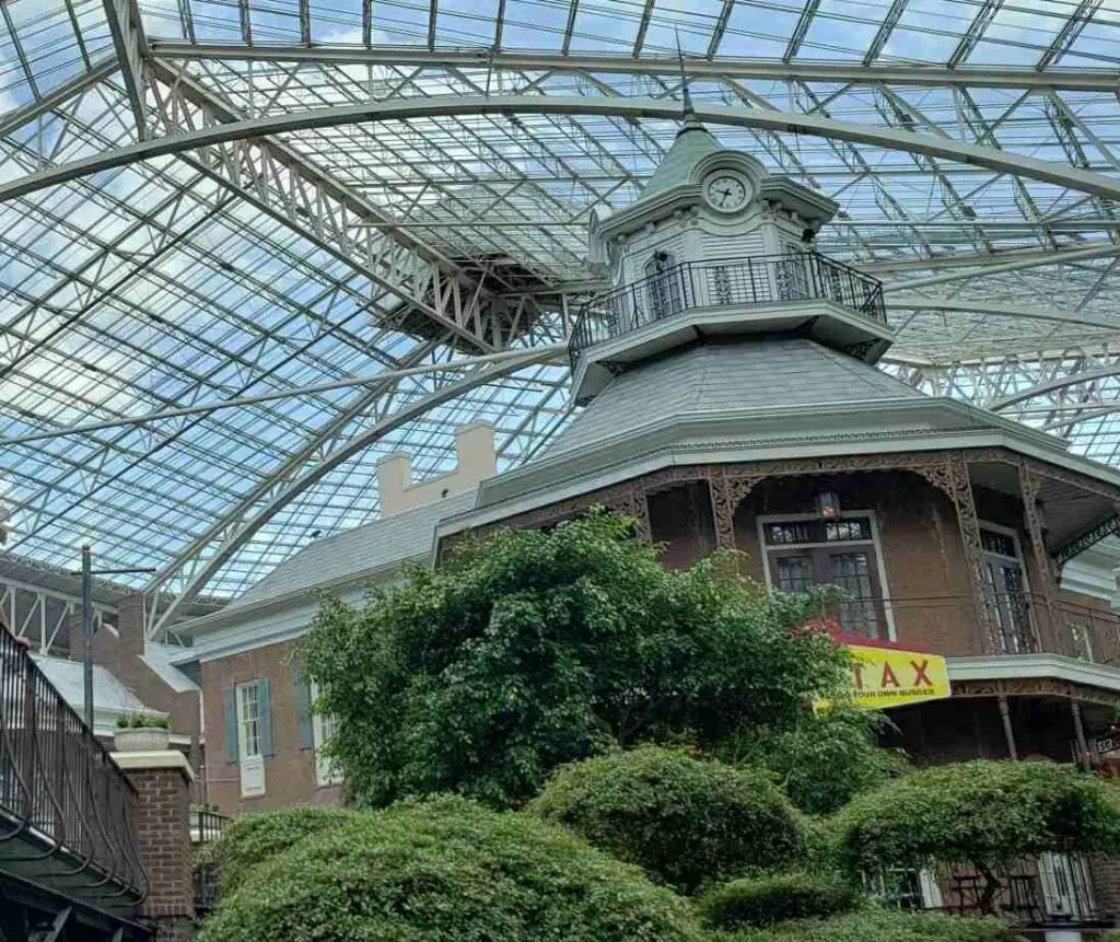 Opryland Resort Entrance at Delta Glass Ceiling