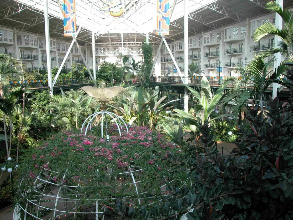 Opryland_Hotel_Atrium