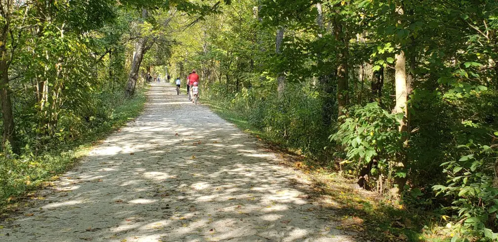 bikers inthe towpath trail in cuyahoga valley national park trails