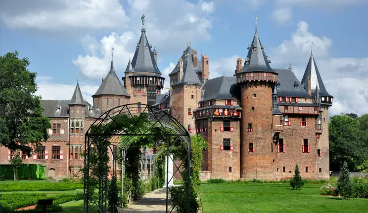 castle in the netherlands