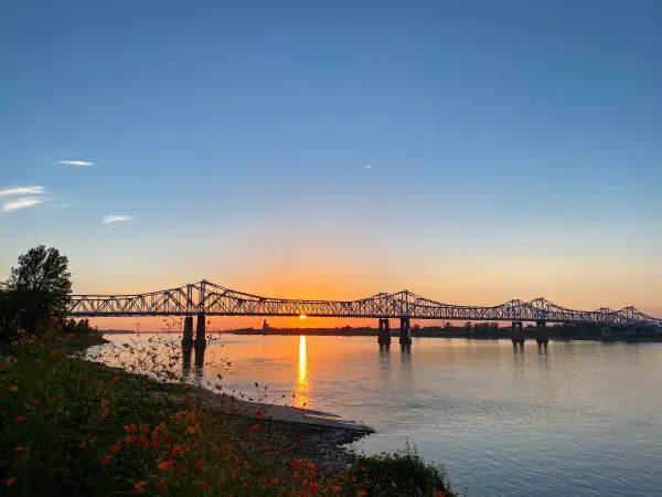 sunset in Natchez on a relaxing vacation for empty nesters