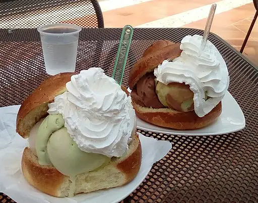 sponge cake with gelato - dessert available in Palermo
