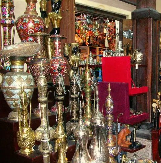 Display of nargile pipe souvenirs in turkey