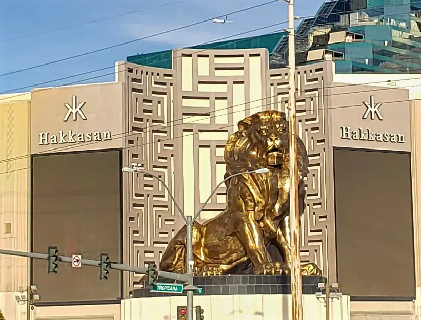 golden lion in front of Hakkasan night club in las vegas