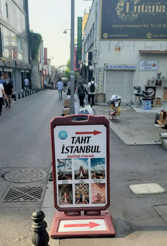 Taht Istabbul Sign for Photoshoot in Istanbul