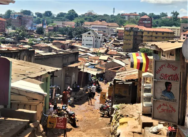 old beat up buildings in the katunga slums in kampala