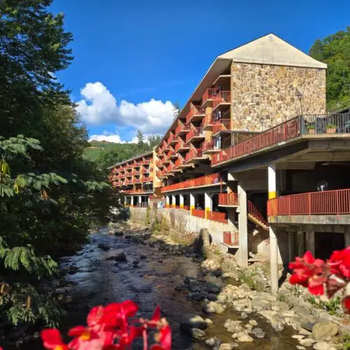 Our Favorite Weekend in the Smoky Mountains: 2-Day Gatlinburg Itinerary 2 Gatlinburg on the River Best Place to stay